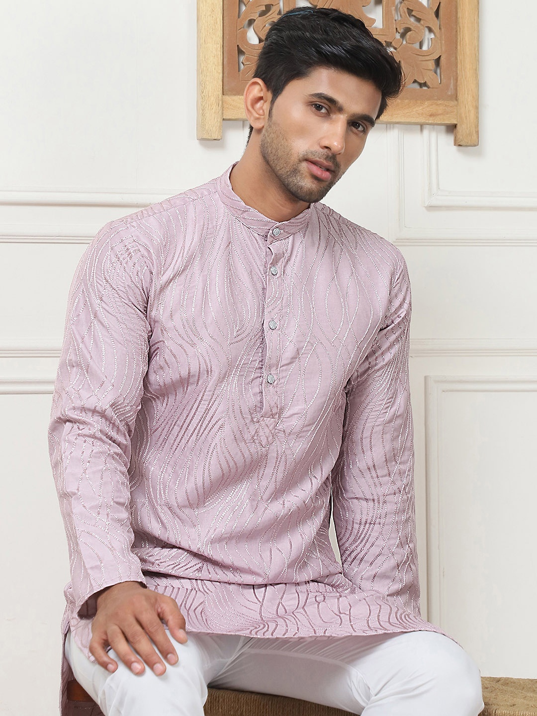 

Jompers Geometric Embroidered Mandarin Collar Thread Work Straight Kurta, Magenta