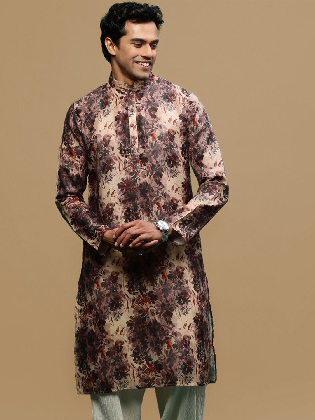 

Sanwara Floral Printed Mandarin Collar Cotton Straight Kurta, Rust