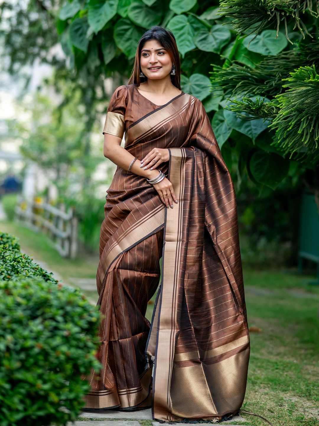 

LeeliPeeri Designer Woven Design Zari Banarasi Saree, Brown