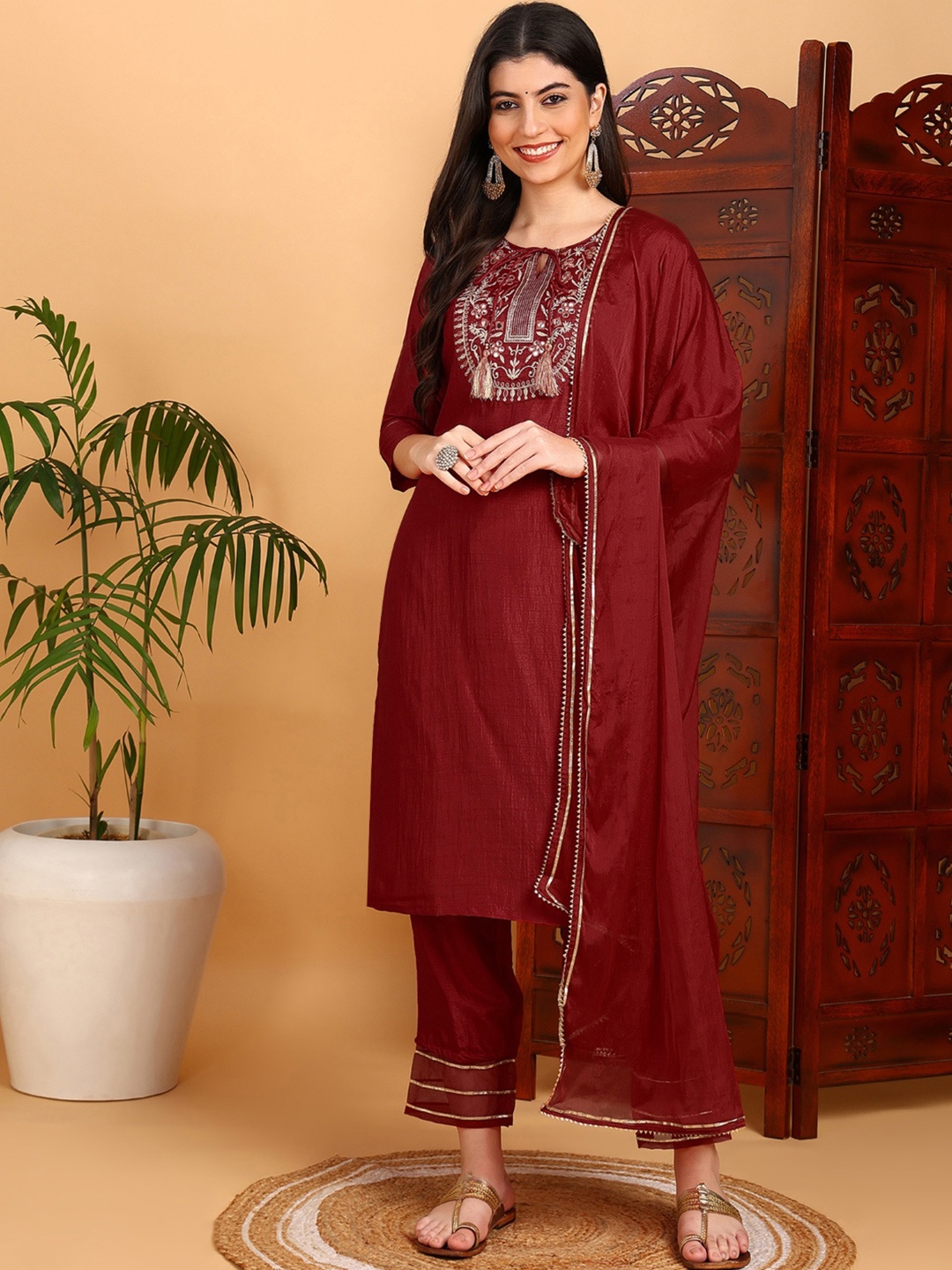

AHIKA Yoke Design Regular Thread Work Kurta with Trousers & With Dupatta, Red