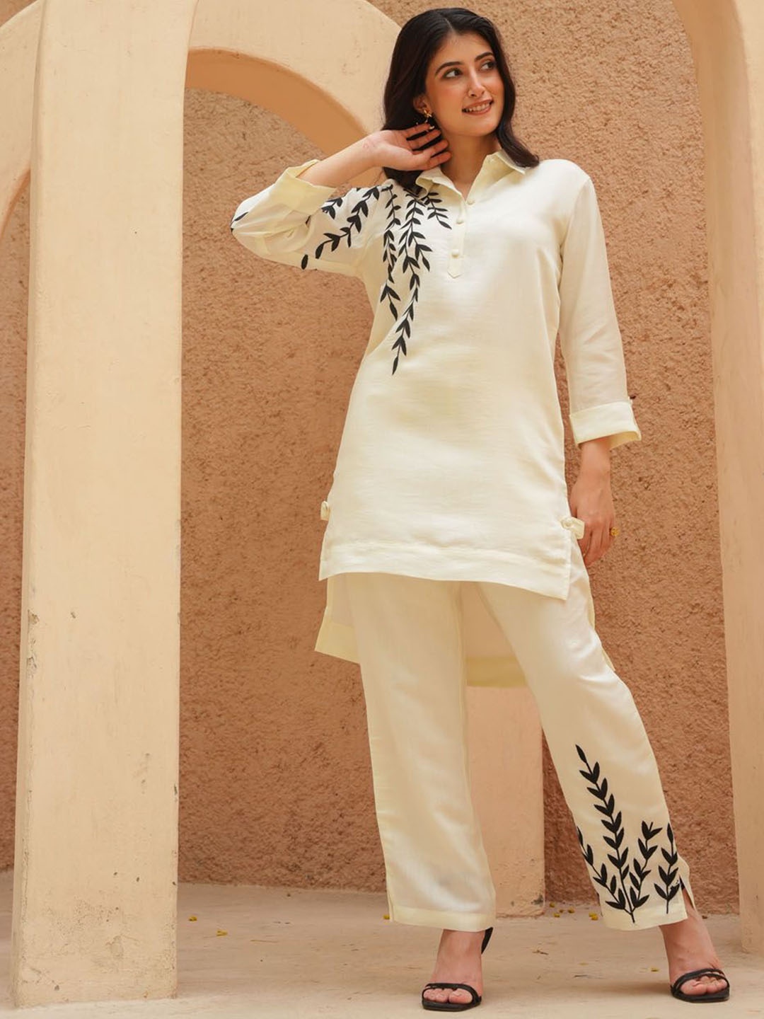 

FASHION DWAR Embroidered Pure Cotton Tunic & Trouser, Off white