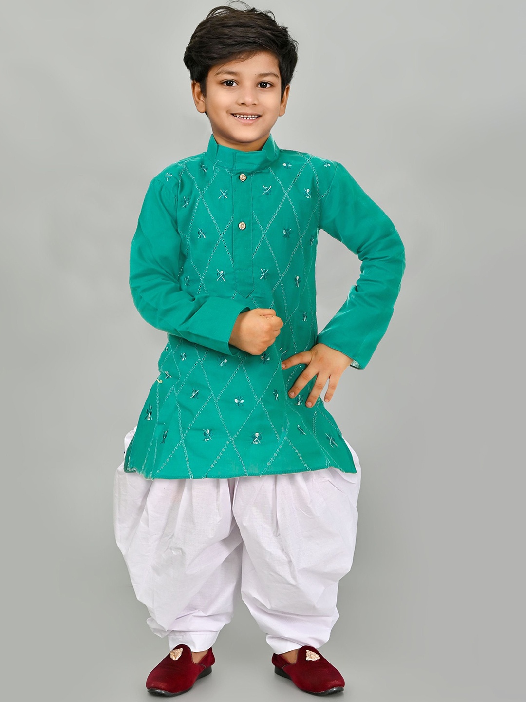 

NFC CREATION Boys Floral Embroidered Mandarin Collar Thread Work Kurta With Patiala, Green