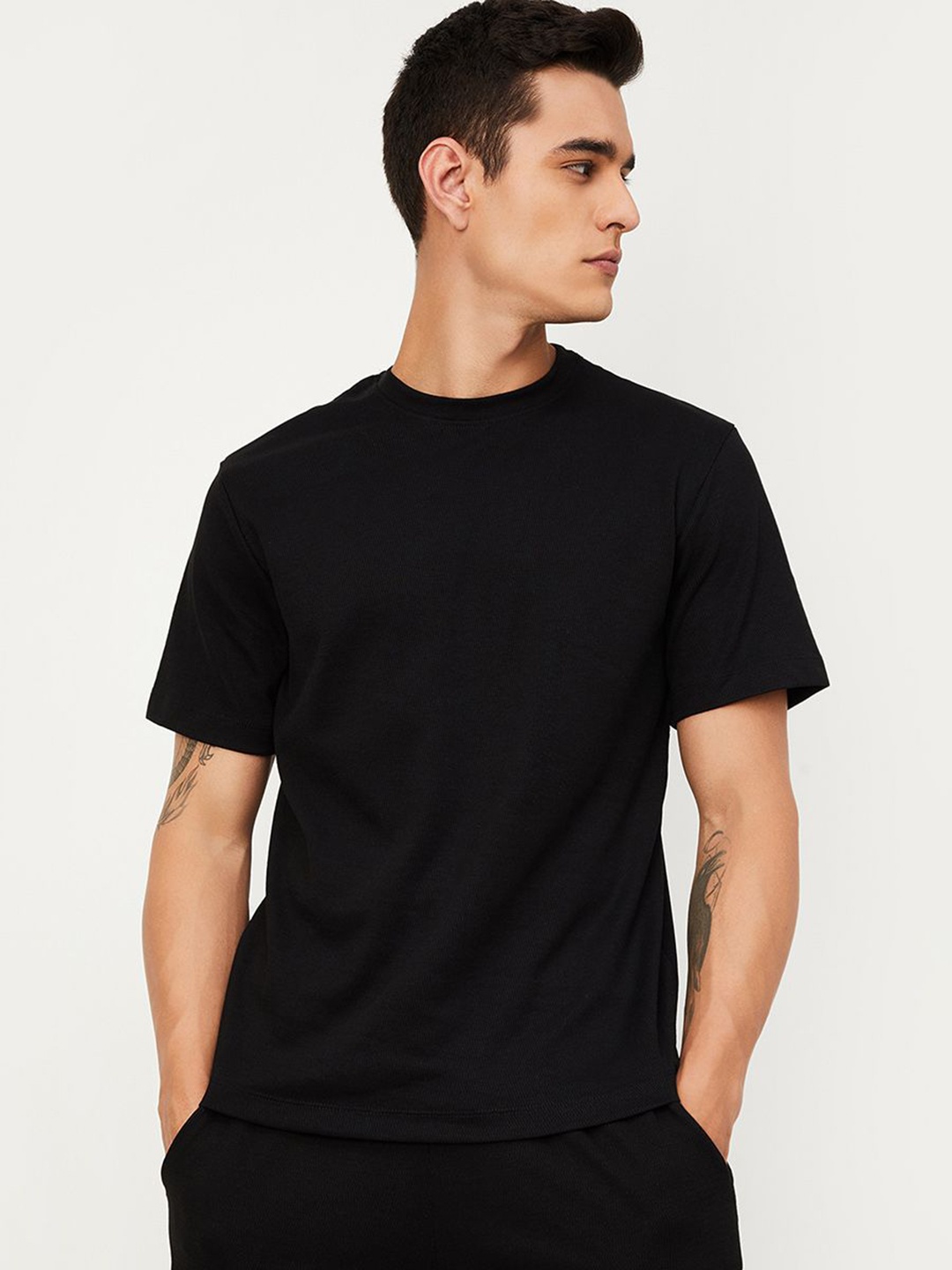 

max Men Solid Round Neck Cotton T-Shirt, Black