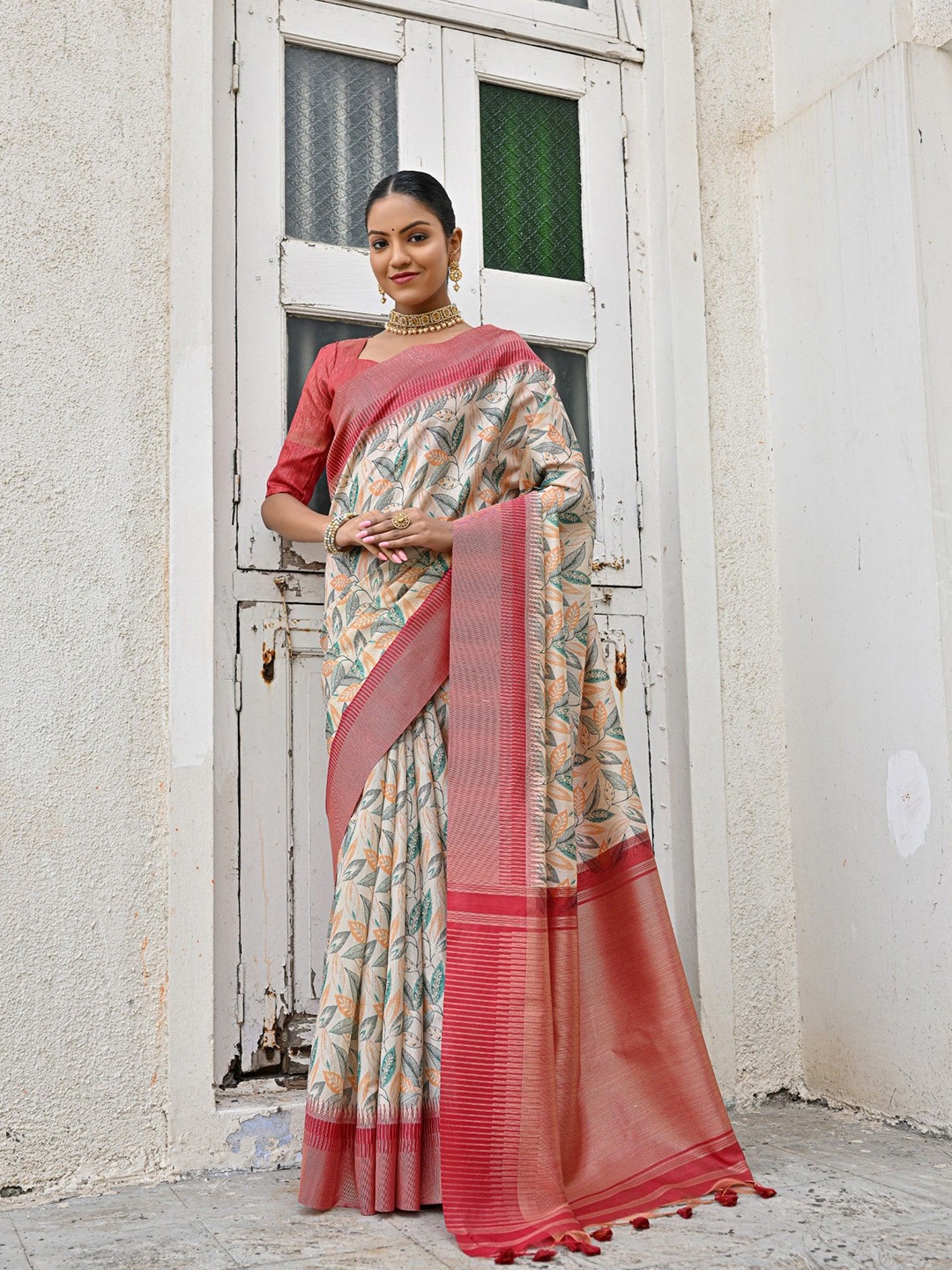 

LeeliPeeri Designer Floral print woven design Tussar Saree with blouse piece, Green