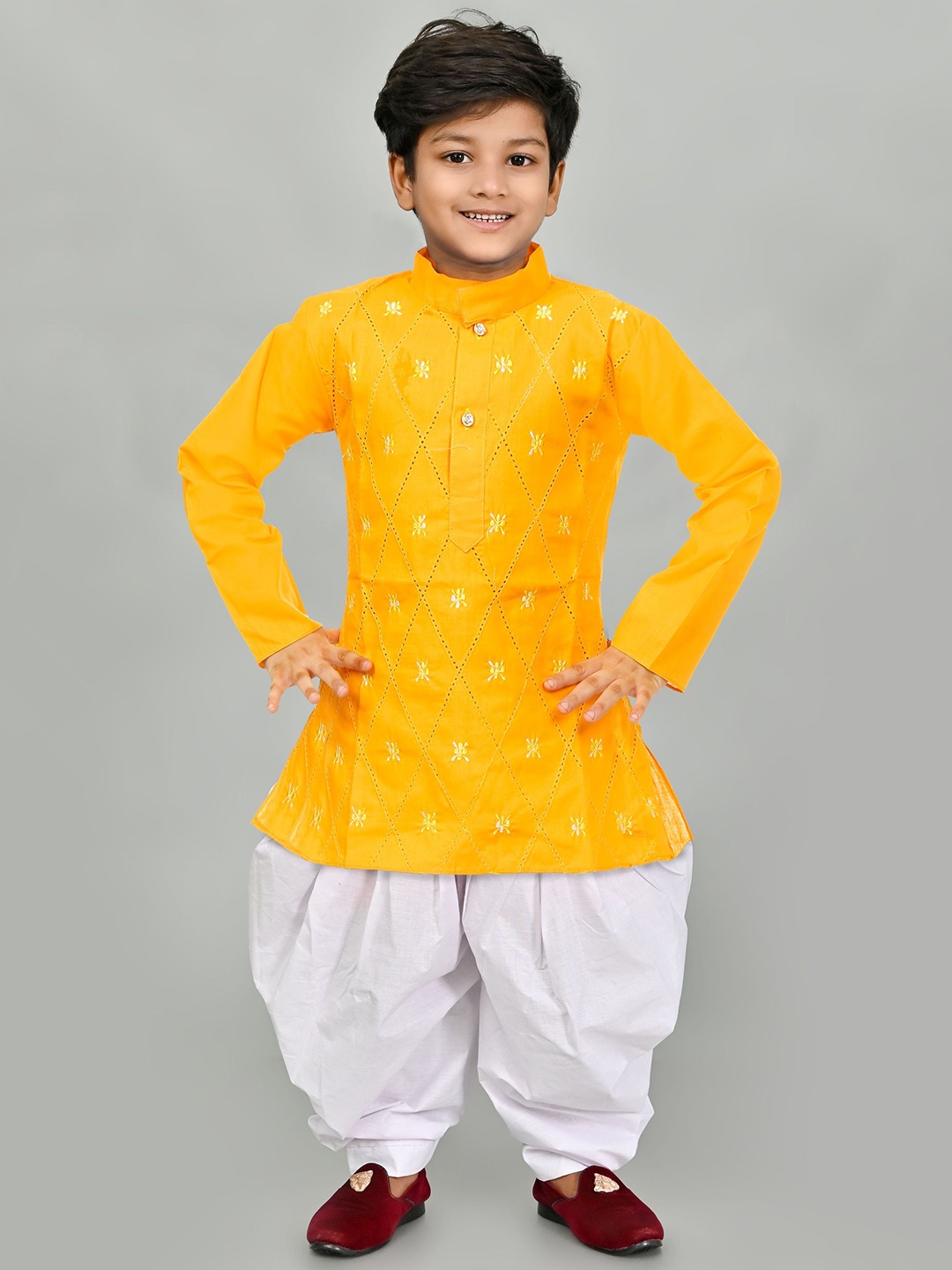 

NFC CREATION Boys Floral Embroidered Regular Thread Work Straight Kurta with Patiala, Yellow