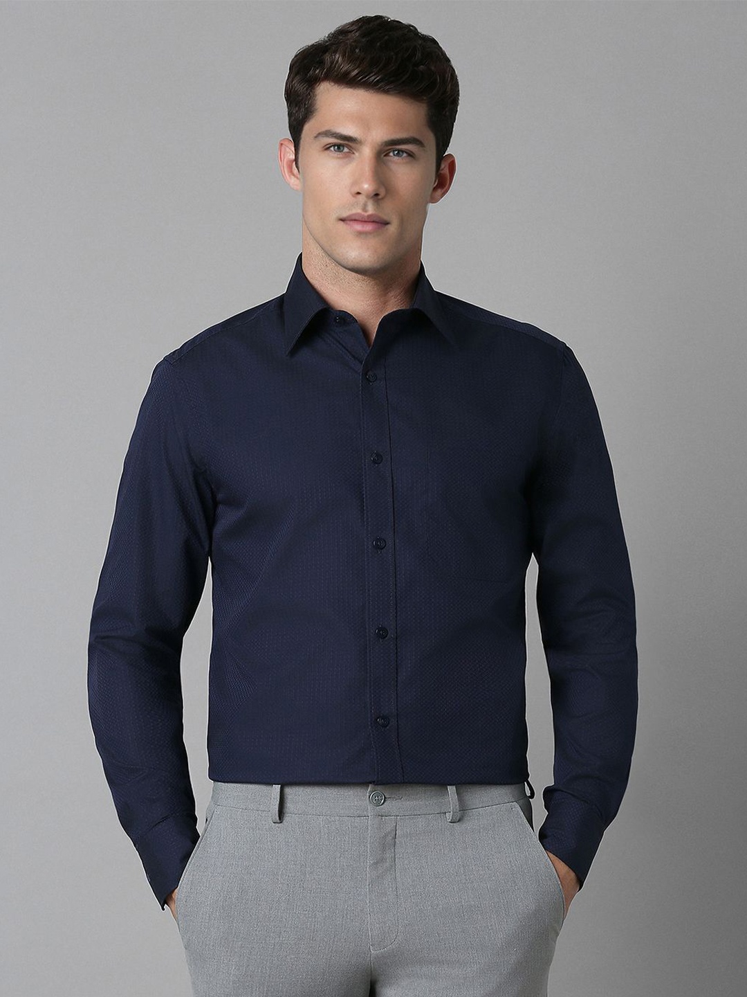 

Louis Philippe Men Classic Spread Collar Geometric Printed Cotton Formal Shirt, Navy blue