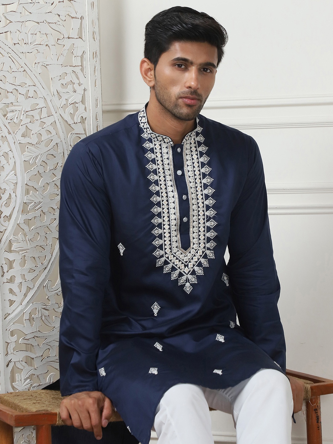 

Jompers Floral Embroidered Mandarin Collar Thread Work Straight Kurta, Navy blue