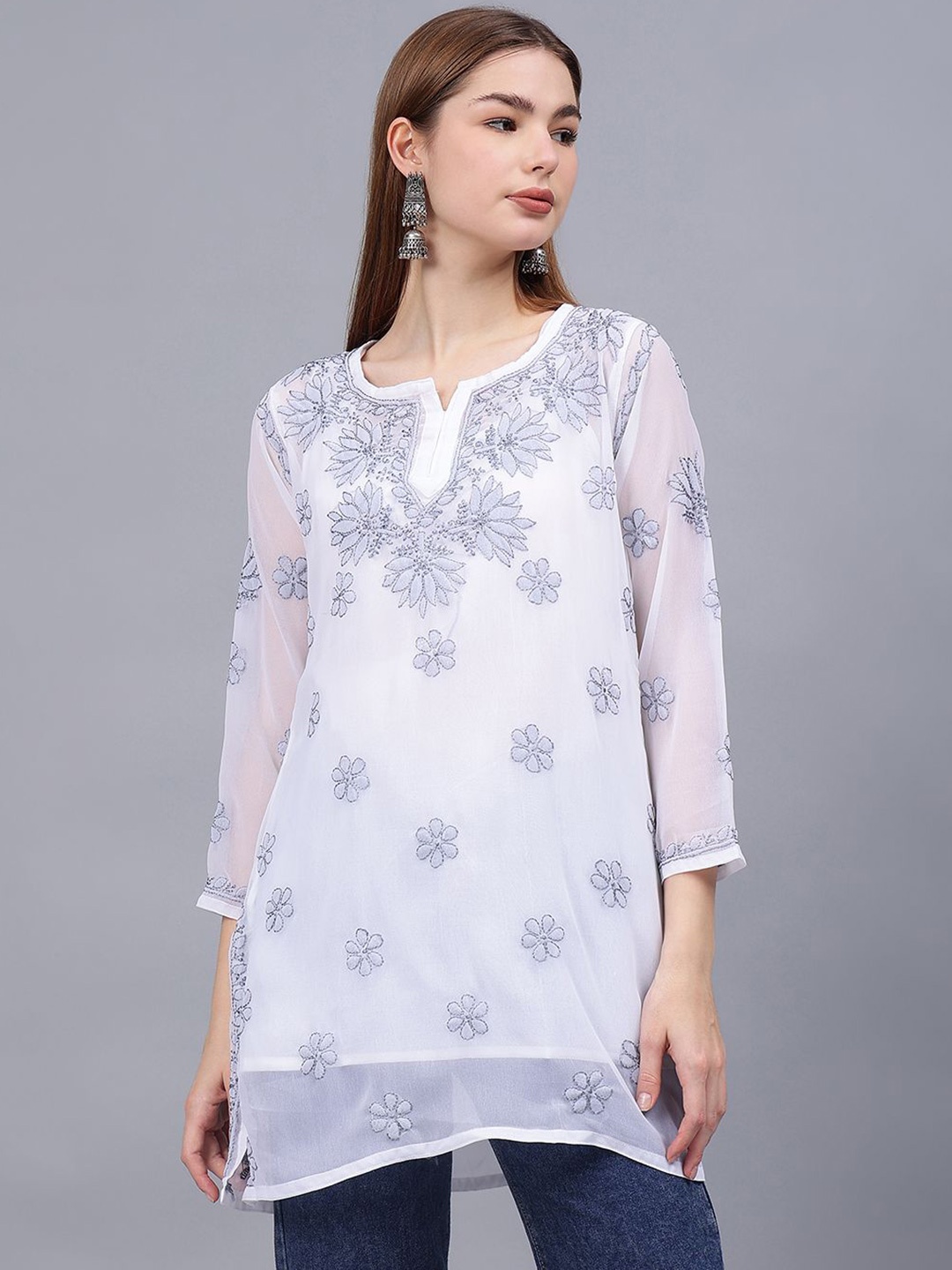 

Seva Chikan Ethnic Motifs Embroidered Chikankari Handloom Chikankari Kurti, White