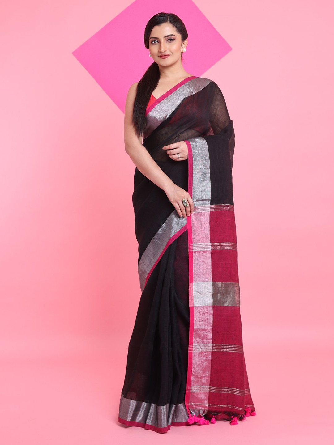 

Arhi Woven Design Pure Linen Saree, Black