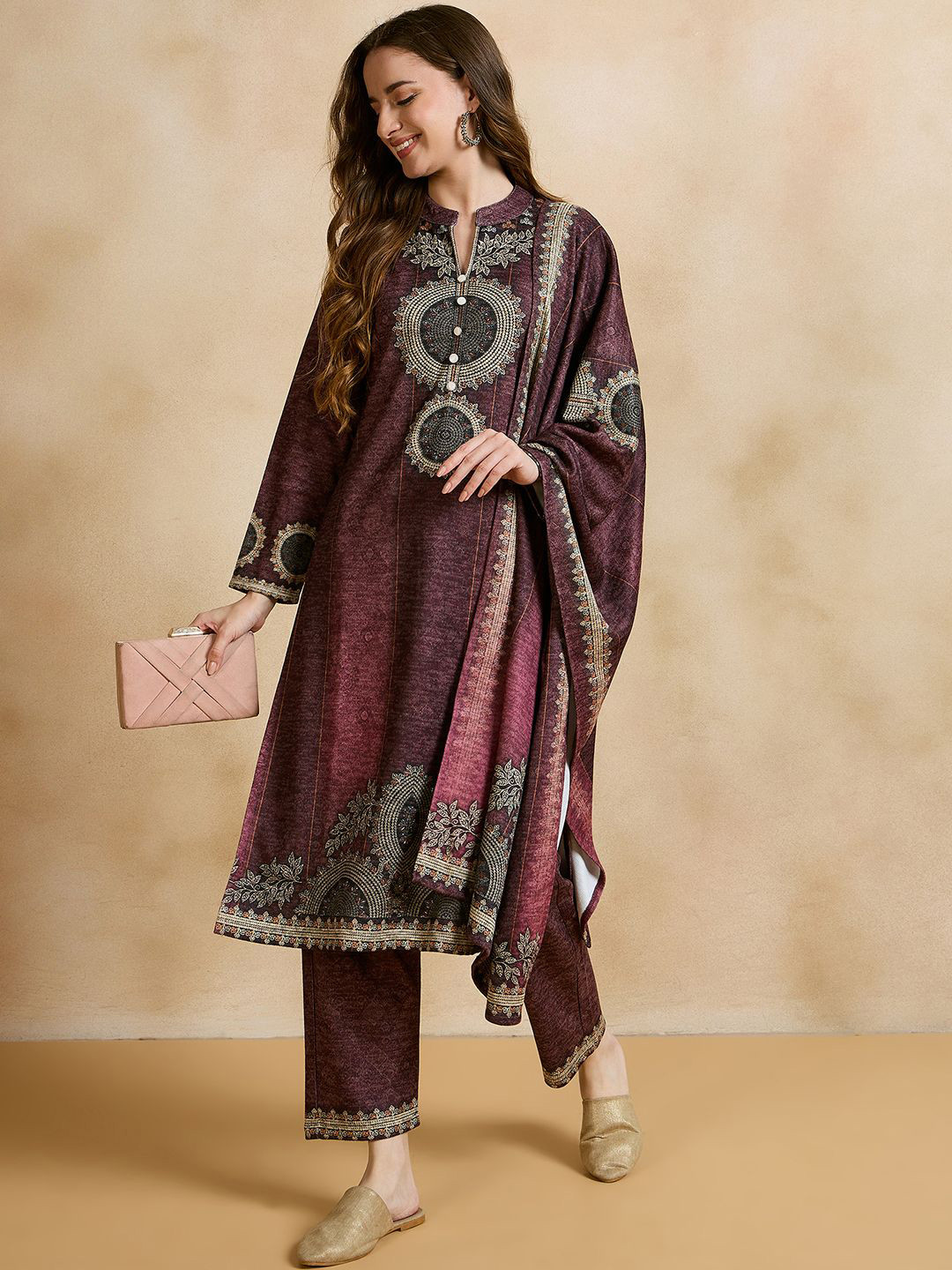 

CLAPTON Floral Printed Mandarin Collar Thread Work Straight Kurta With Trousers & Dupatta, Maroon