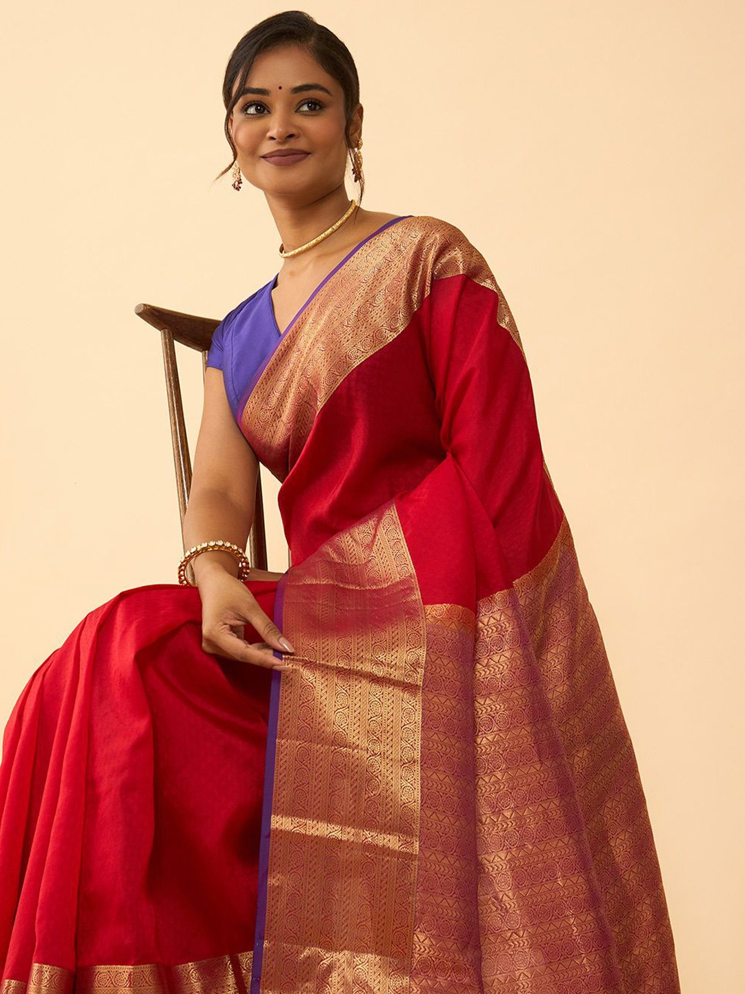 

Taneira Woven Design Zari Saree, Red