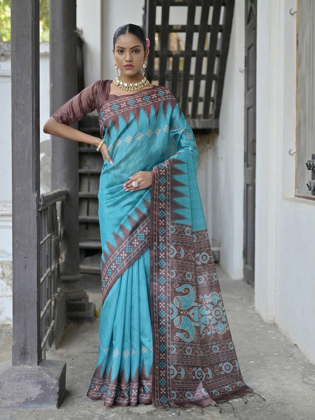 

LeeliPeeri Designer Floral Tussar Saree, Blue