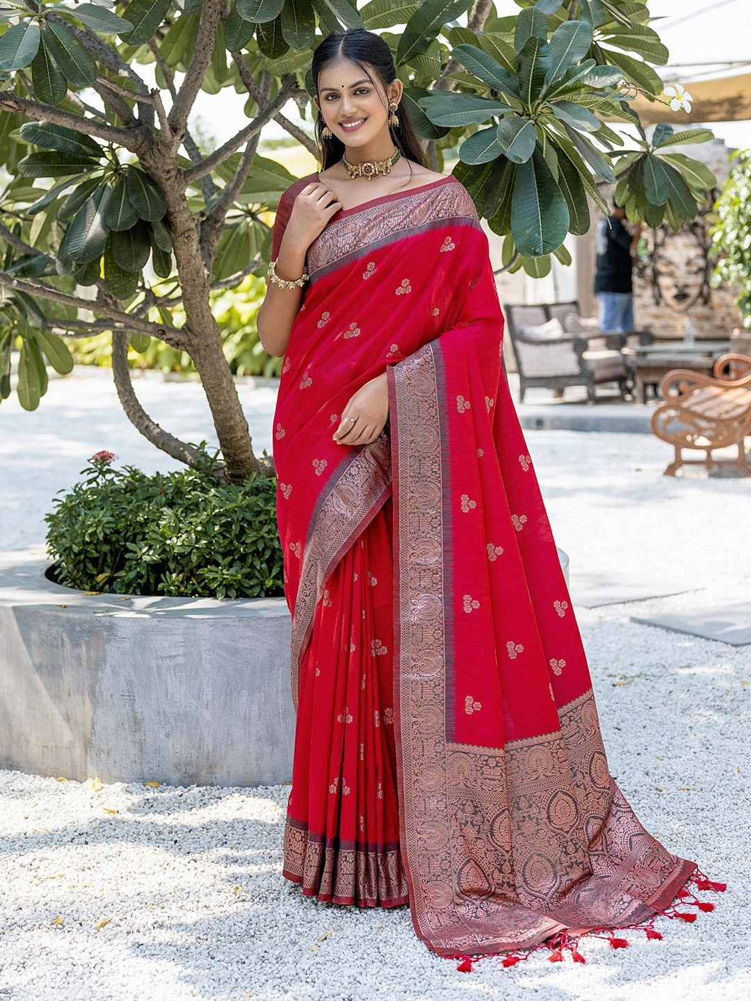 

LeeliPeeri Designer Woven Design Zari Banarasi Saree, Red