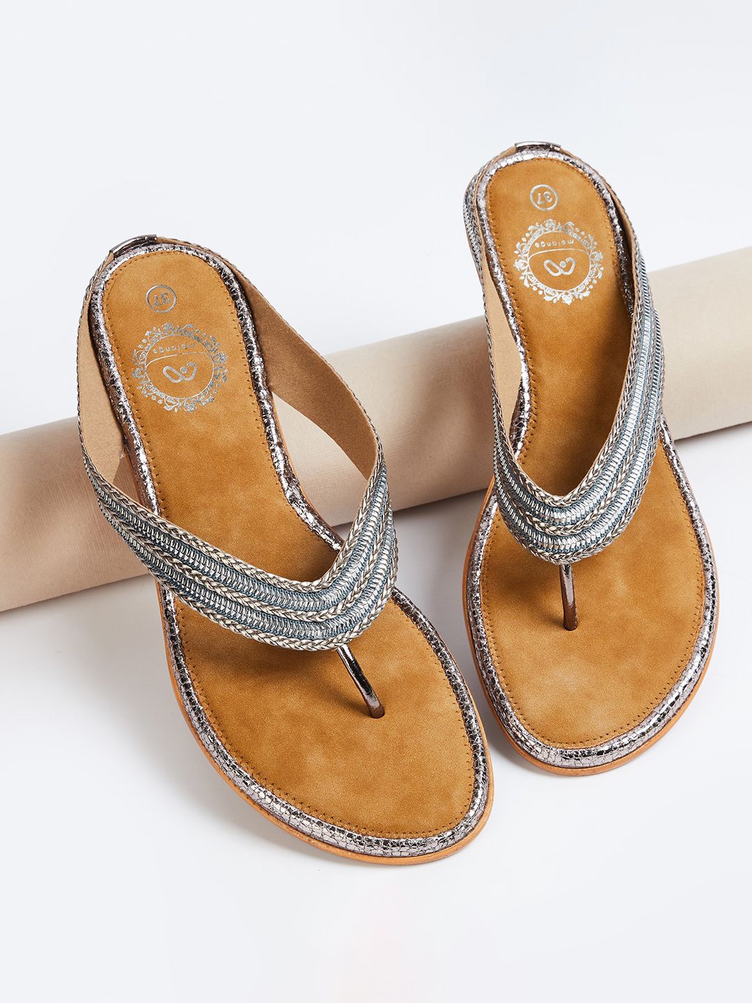 

Ginger by Lifestyle Women Embellished One Toe Flats, White