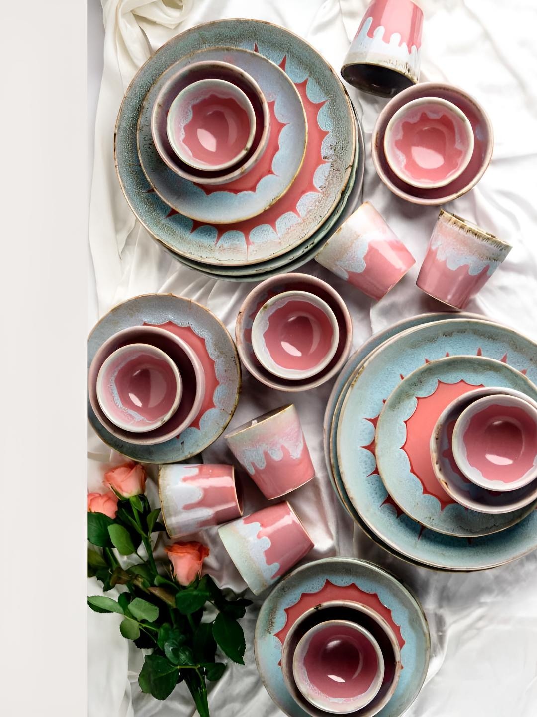 

AMALAFIEE CERAMICS Rouge Pink & Green 16 pieces Printed Ceramic Dinner Set