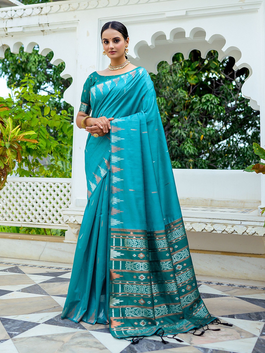 

LeeliPeeri Designer Woven Design Zari Tussar Saree, Blue