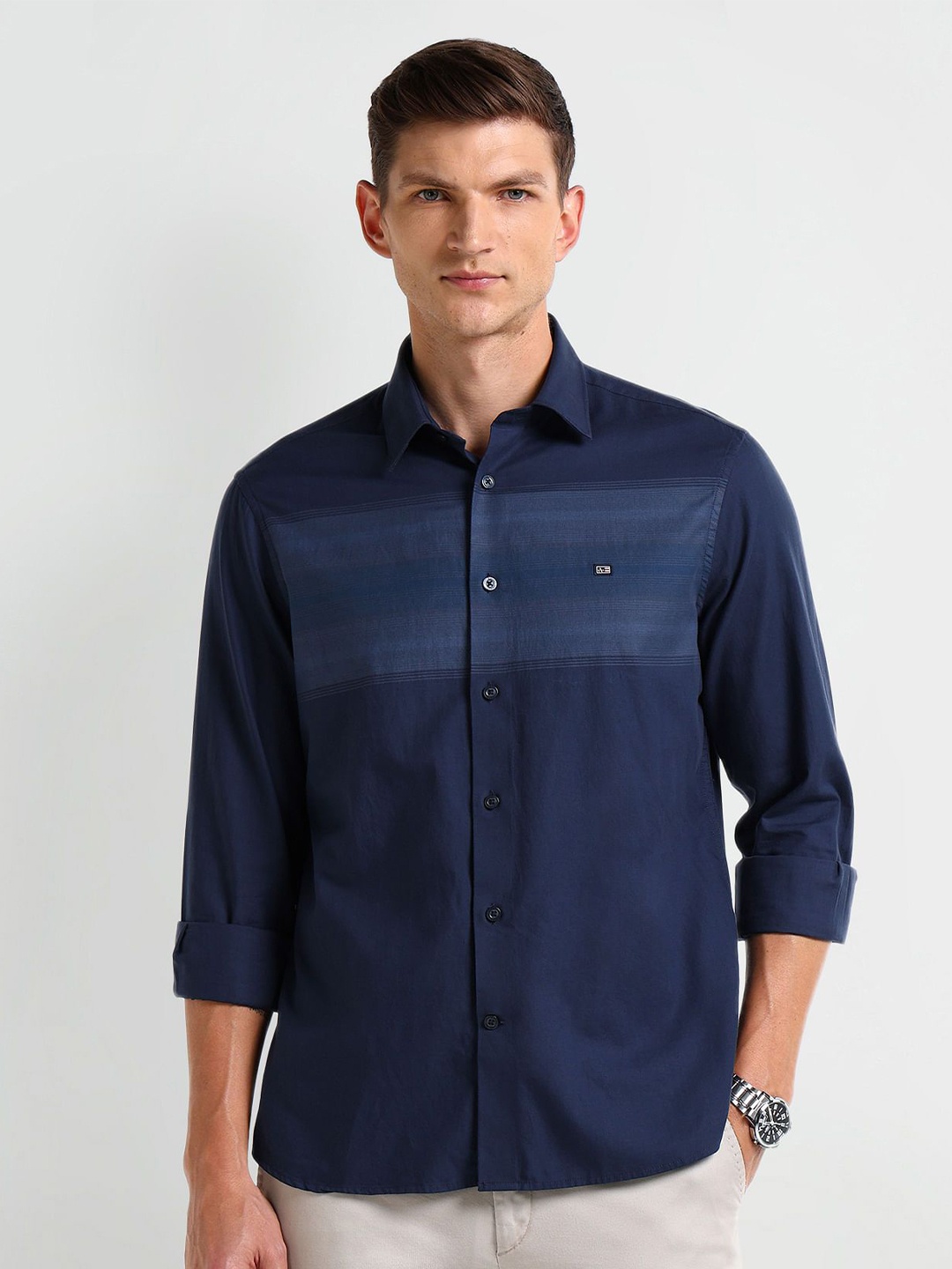 

Arrow Men Modern Spread Collar Faded Striped Cotton Slim Fit Casual Shirt, Navy blue