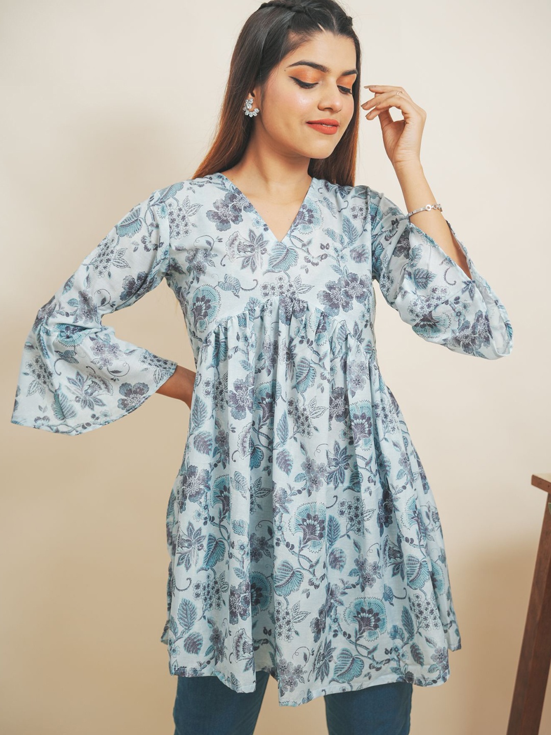 

GO BOUJEE Floral Print Bell Sleeve Top, Grey