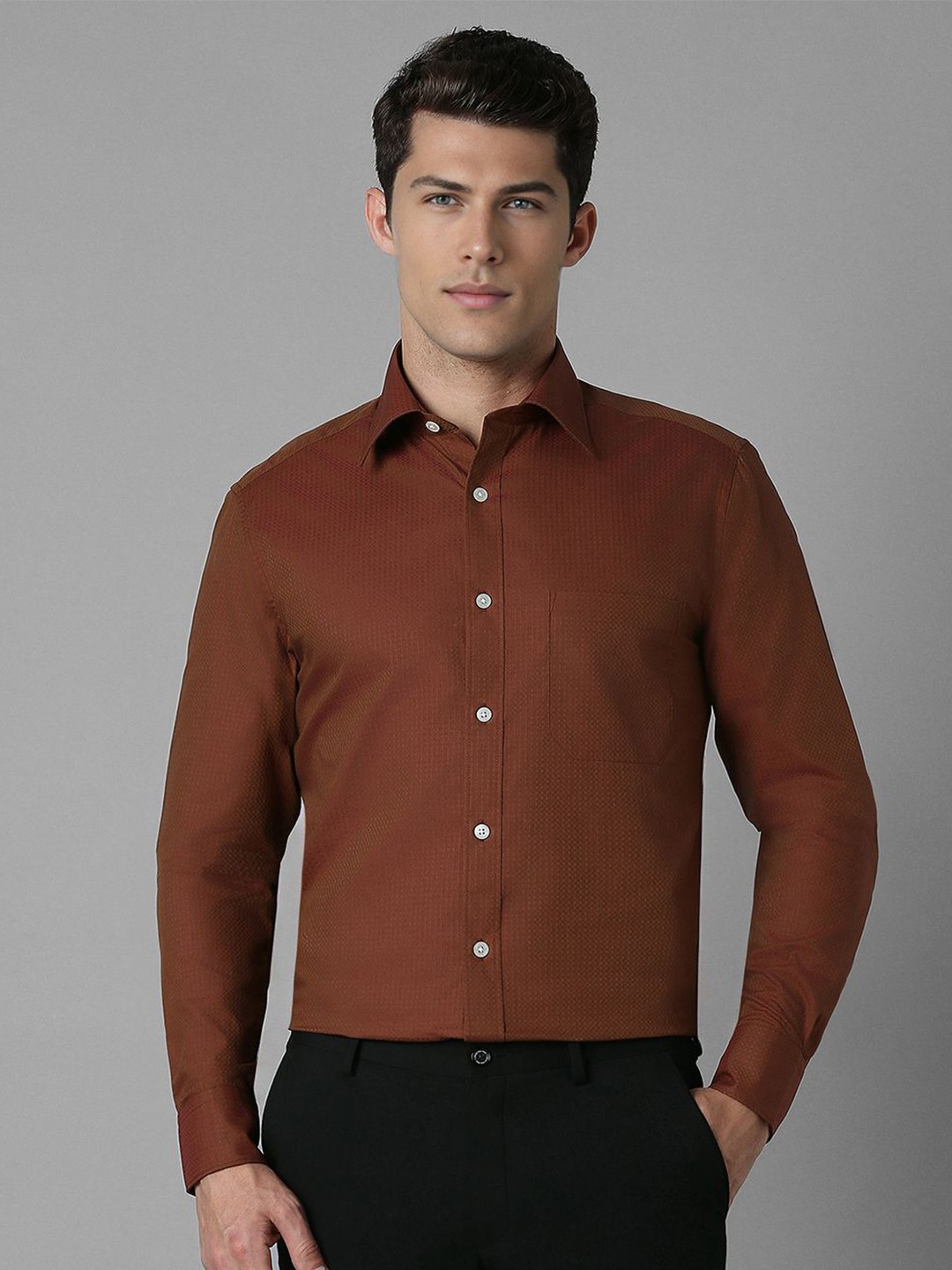 

Louis Philippe Men Classic Spread Collar Geometric Printed Cotton Formal Shirt, Brown