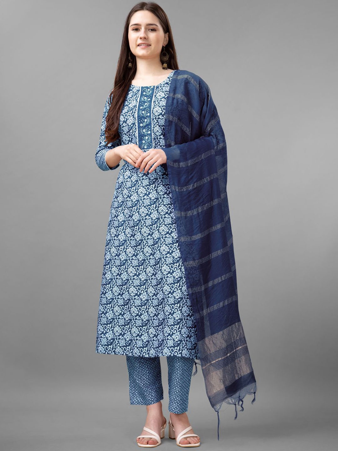 

WILNERCROWN Floral Printed Regular Sequinned Kurta With Trousers & Dupatta, Blue