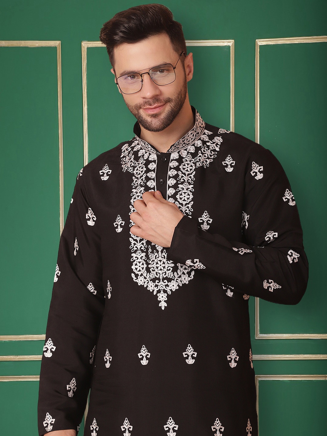 

Jompers Geometric Printed Kurta, Black