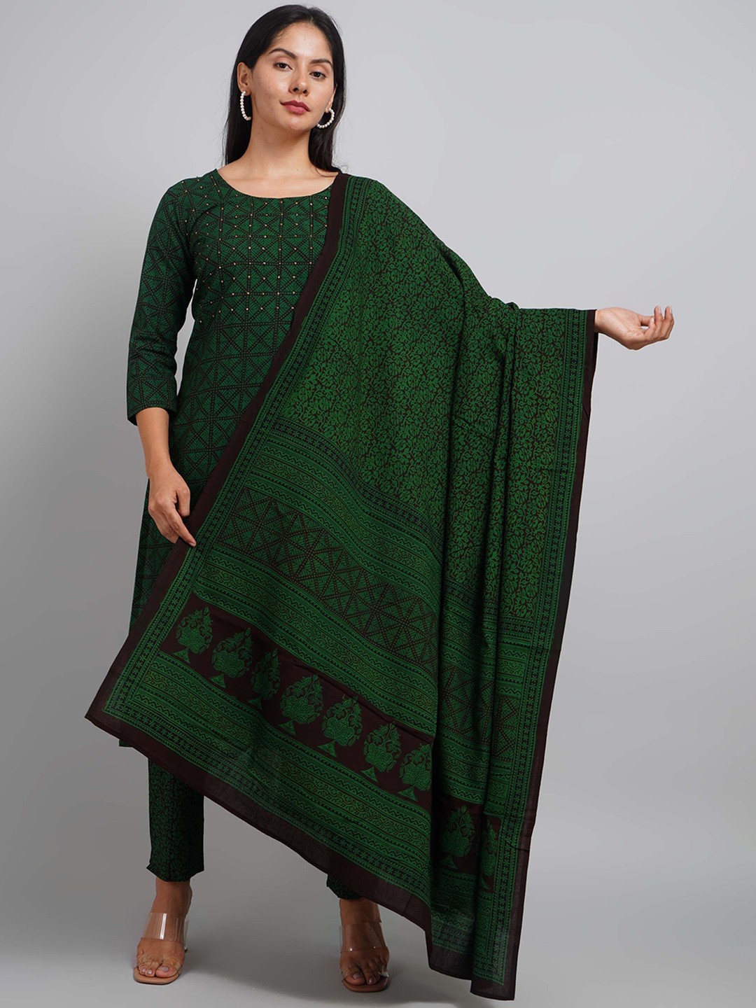

NAVGYA Women Ethnic Motifs Embroidered Regular Beads and Stones Kurti with Trousers & With Dupatta, Green