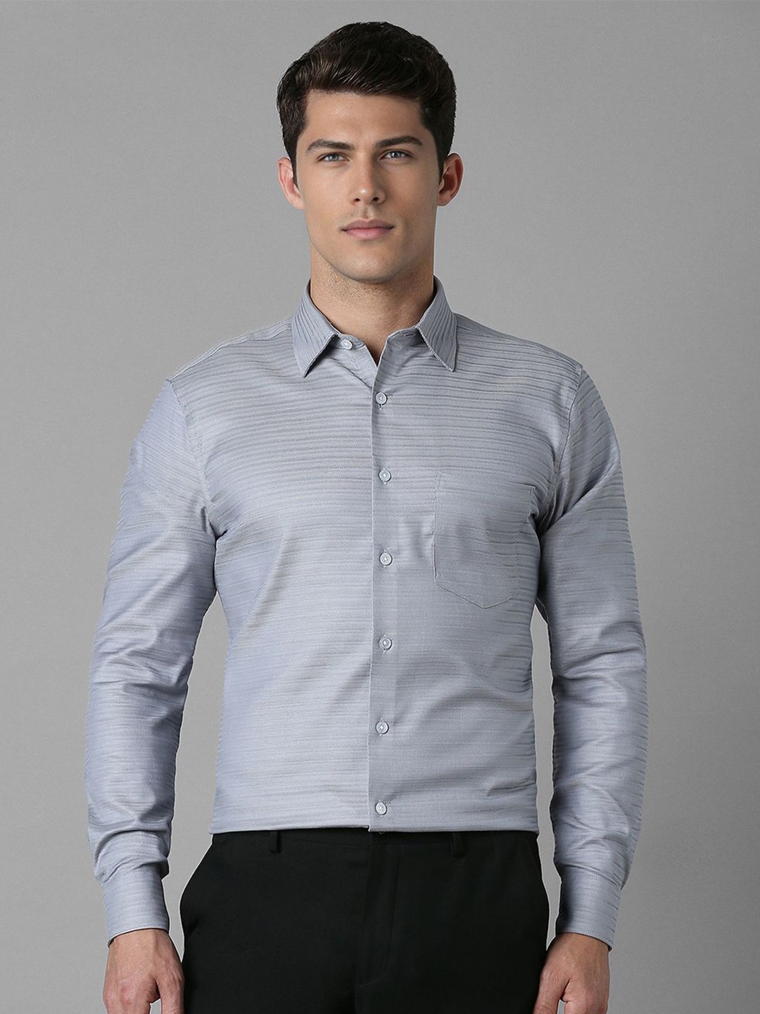 

Louis Philippe Men Spread Collar Solid Cotton Slim Fit Formal Shirt, Grey
