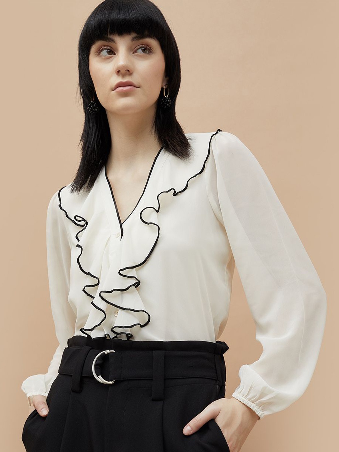

CODE by Lifestyle Women Solid V-Neck Top, Off white