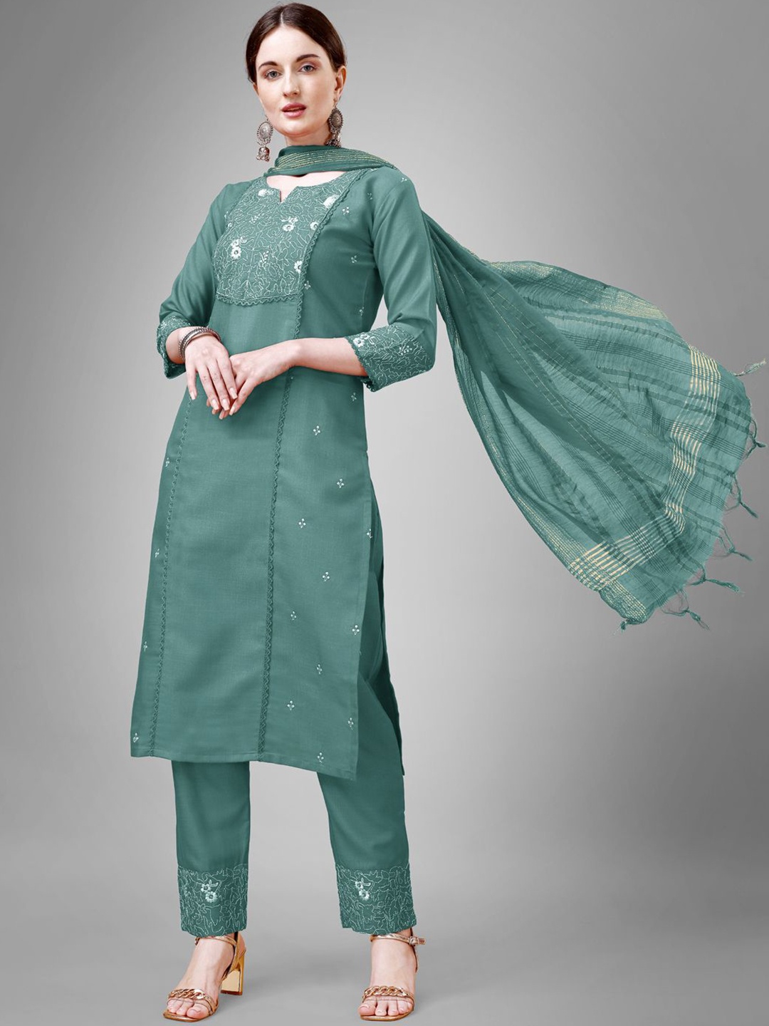 

WILNERCROWN Floral Embroidered Panelled Sequinned Kurta With Trousers & Dupatta, Sea green