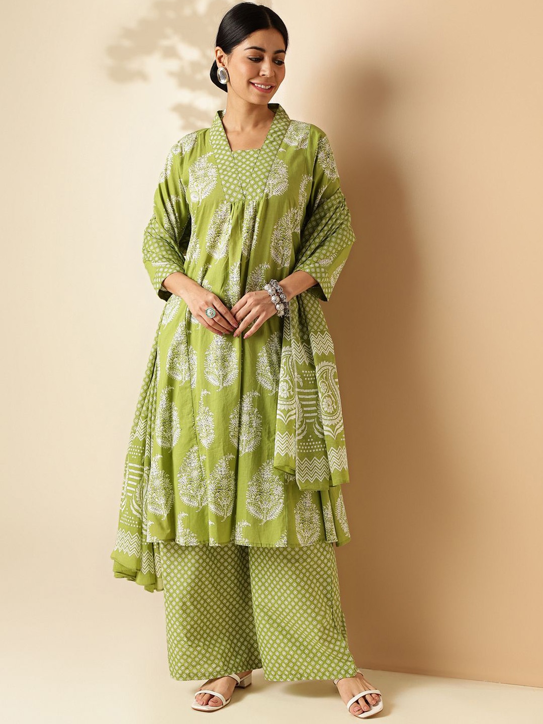 

Vbuyz Floral Printed Pleated Pure Cotton A-Line Kurta With Palazzo & Dupatta, Green