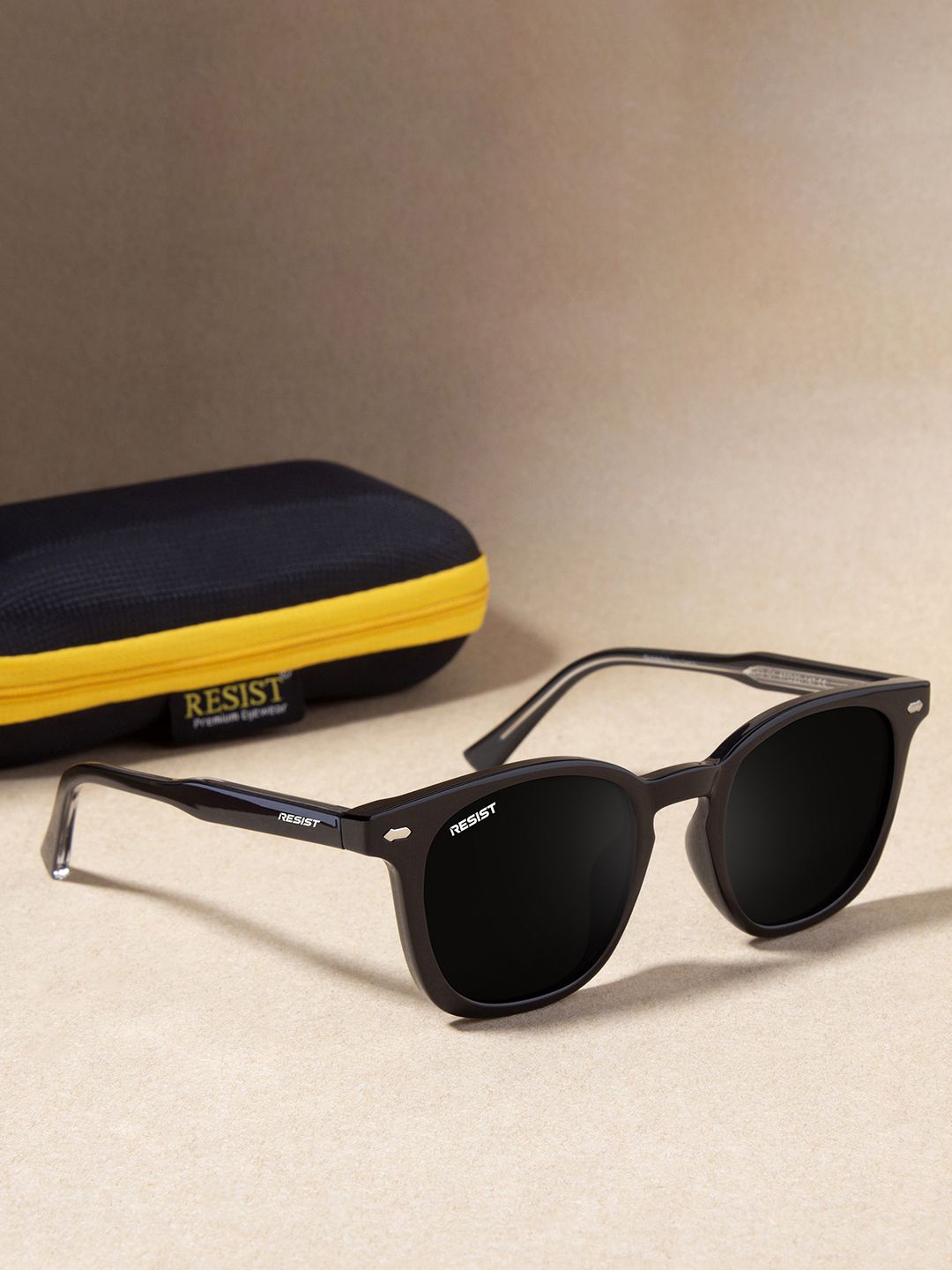 

RESIST EYEWEAR Unisex Wayfarer Sunglasses With UV Protected Lens, Black