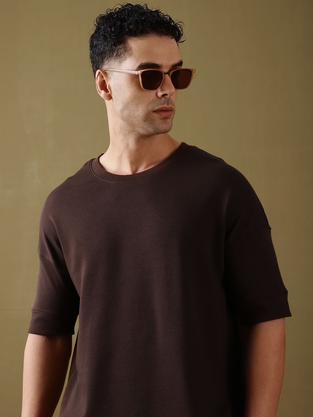 

DILLINGER Men Solid Ultra Soft Drapey Cotton Oversized Drop Shoulder T-Shirt, Brown