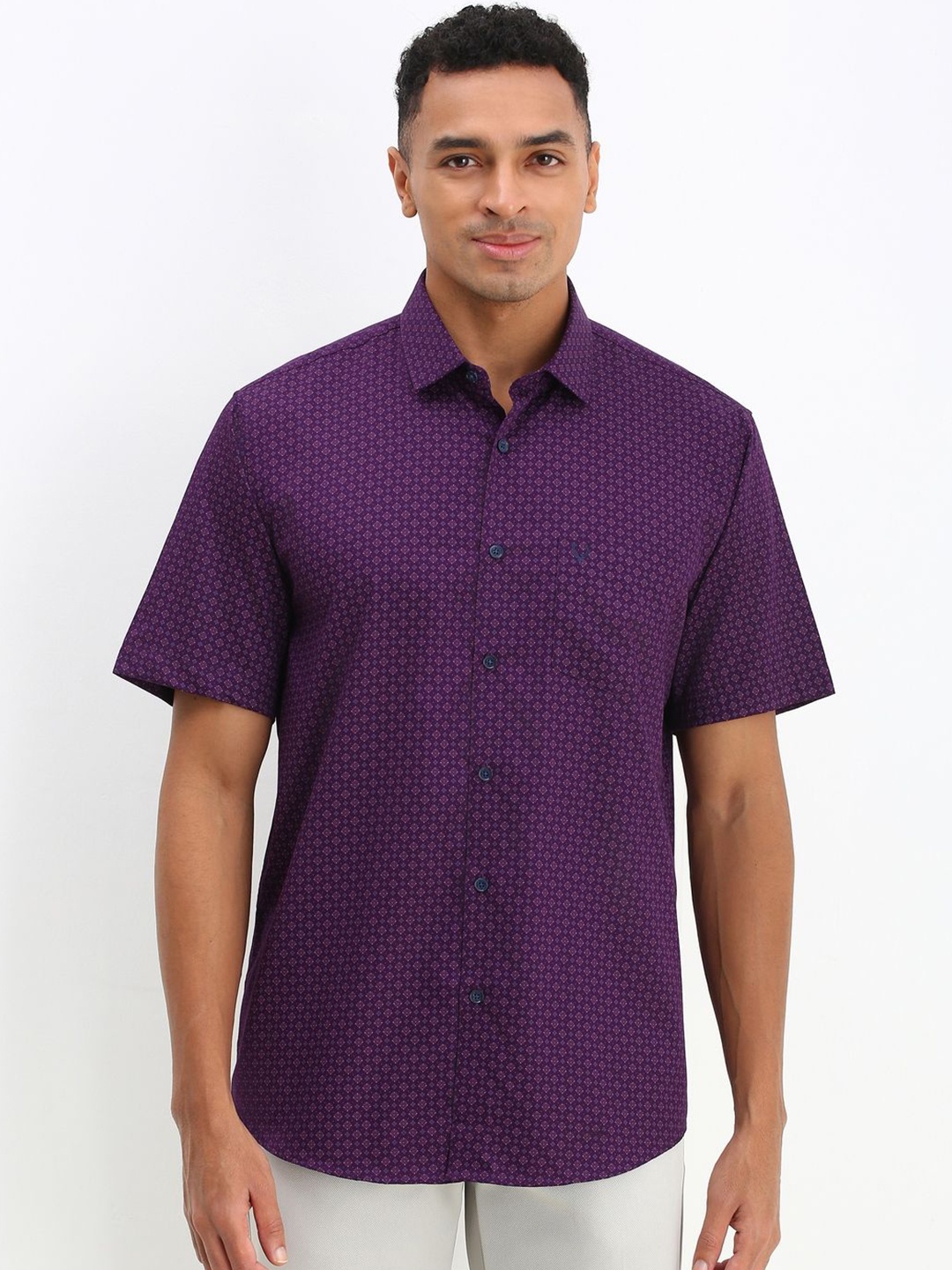 

Allen Solly Men Spread Collar Geometric Printed Cotton Slim Fit Casual Shirt, Purple