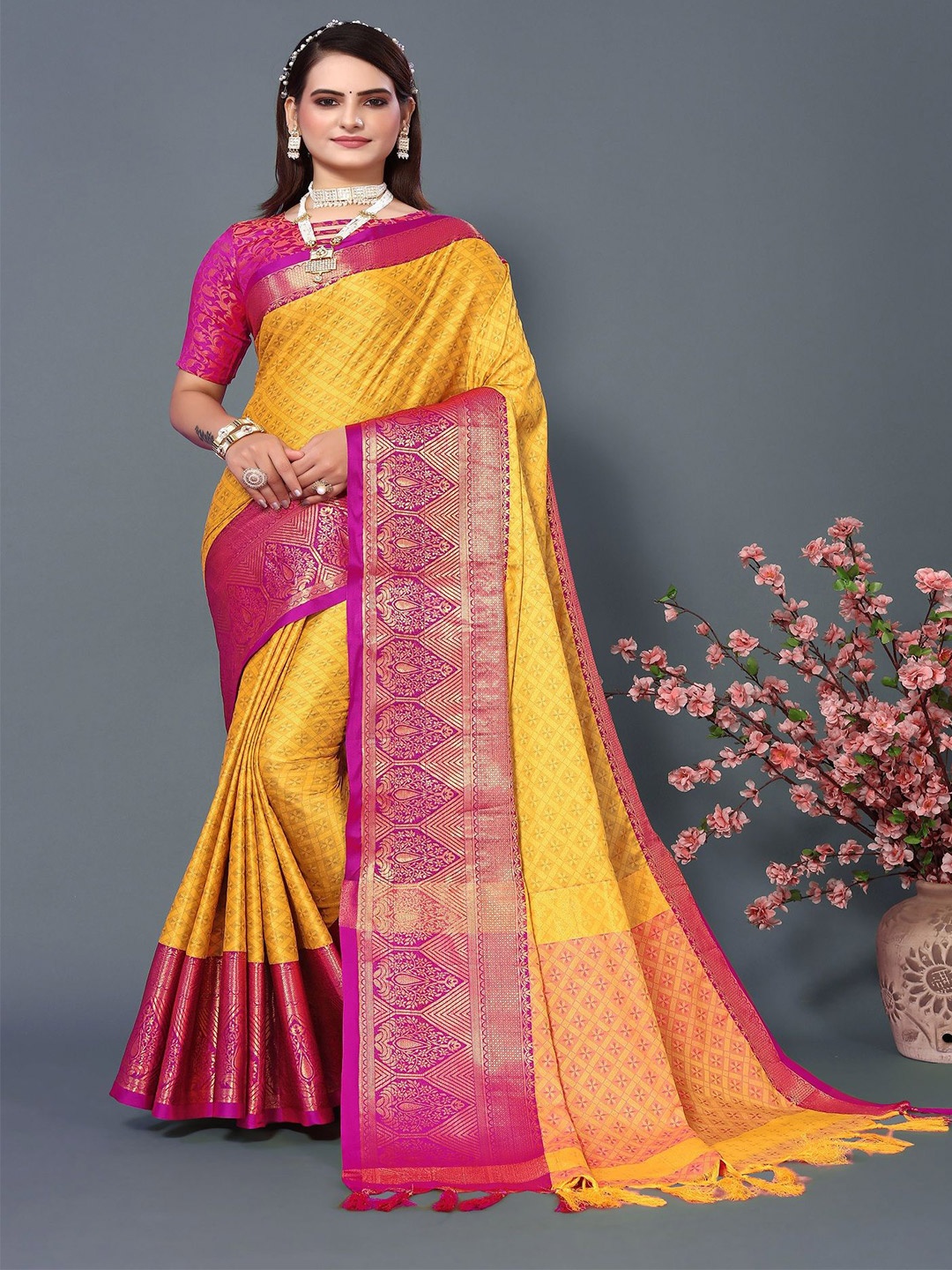 

Aika Woven Jacquard Saree, Yellow