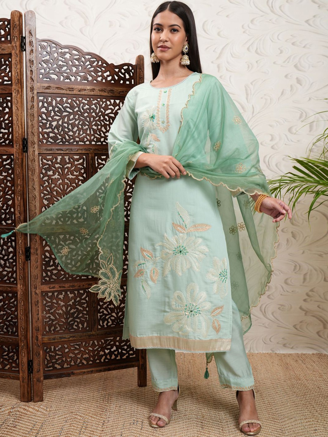 

Vishudh Green & Gold Toned Floral Embroidered Straight Kurta & Trousers With Dupatta
