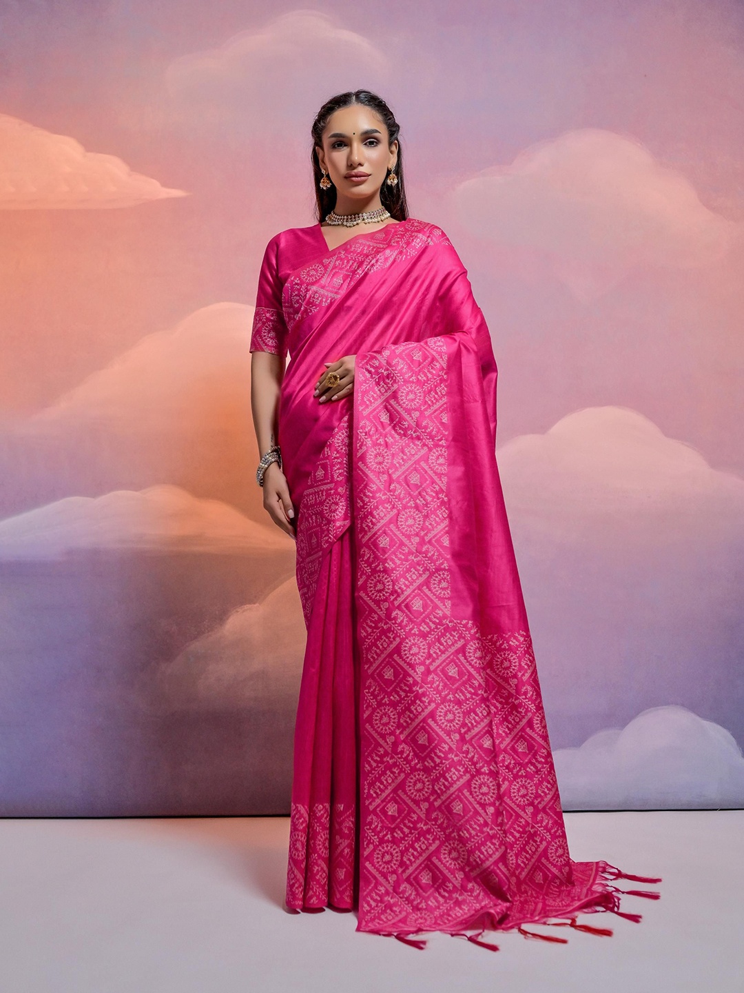 

LeeliPeeri Designer Warli Silk Blend Saree, Magenta