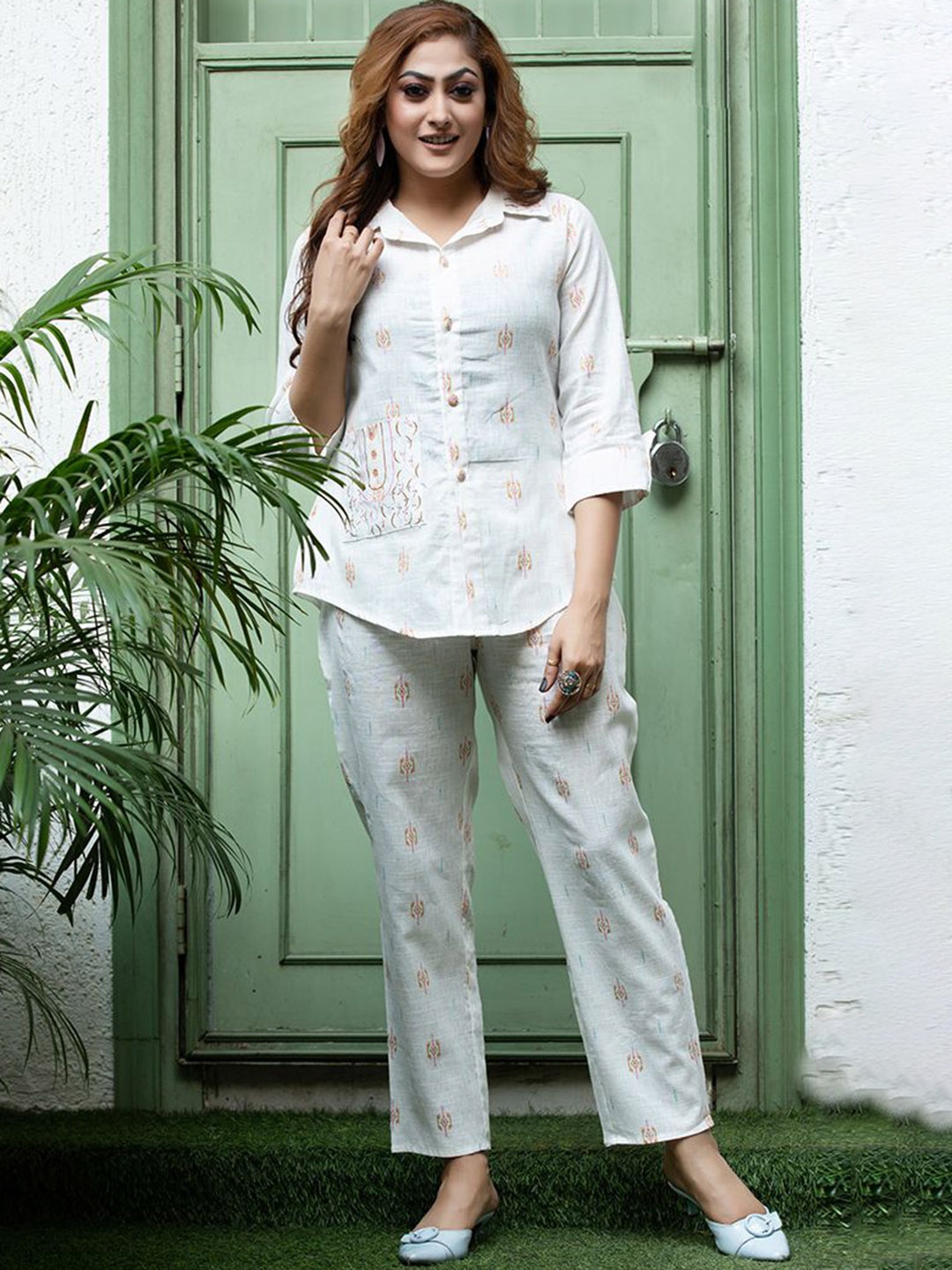 

TANESHWAR Pure Cotton Embroidered Kurta And Palazzo, White