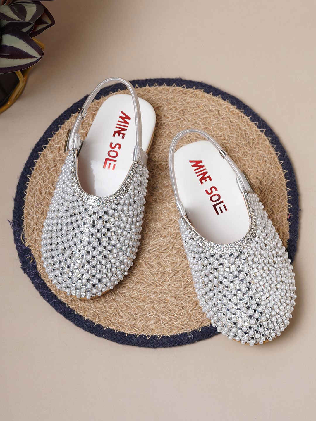 

Minesole Girls PU Flatforms, Silver