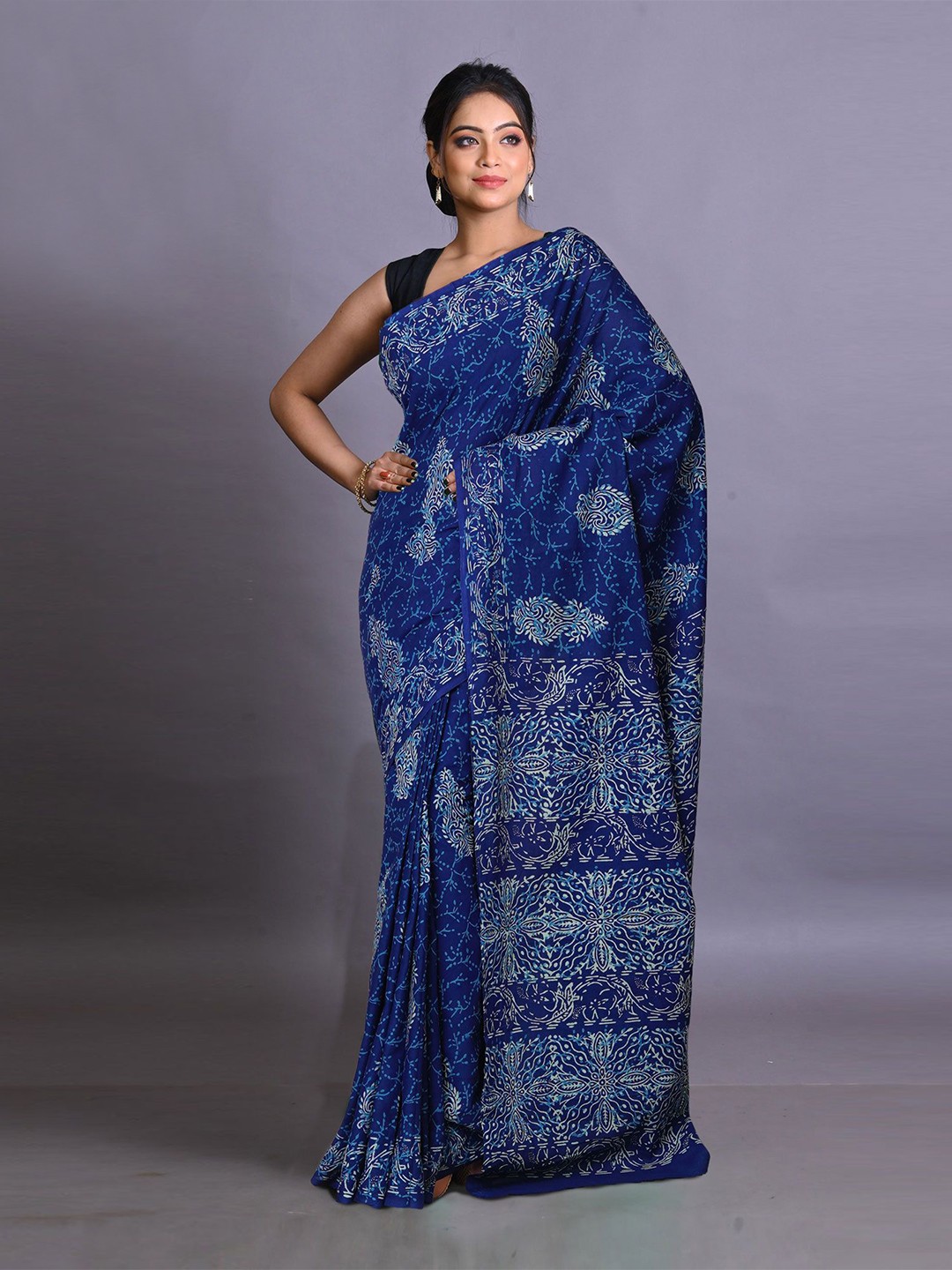 

Unnati Silks Ethnic Motifs Pure Cotton Handloom Block Print Saree, Navy blue
