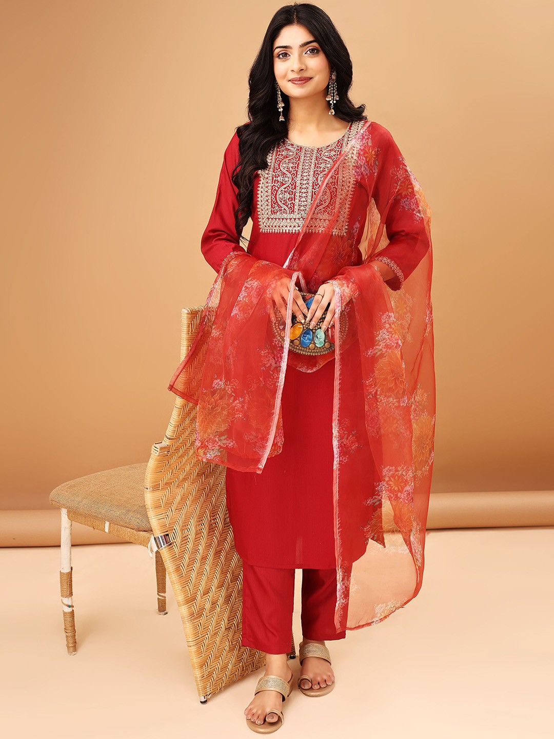 

TRAHIMAM Floral Yoke Design Embroidered Straight Zari Kurta With Trousers & Dupatta, Maroon