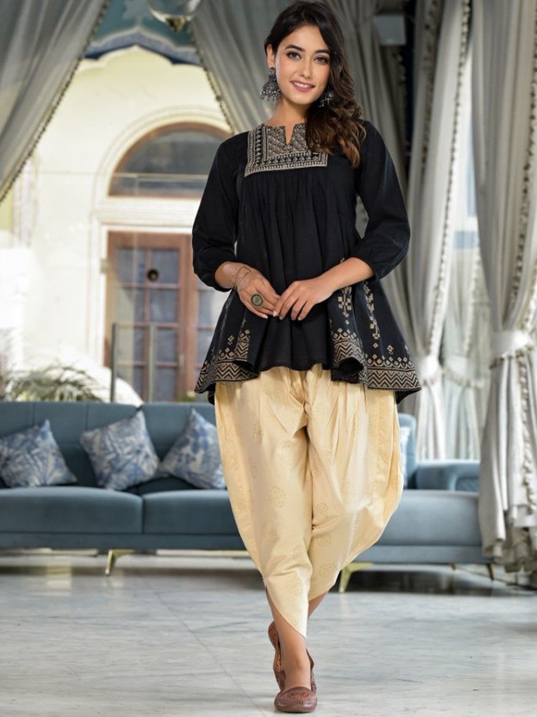 

Juniper Embroidered Tunic & Dhoti Pants, Black