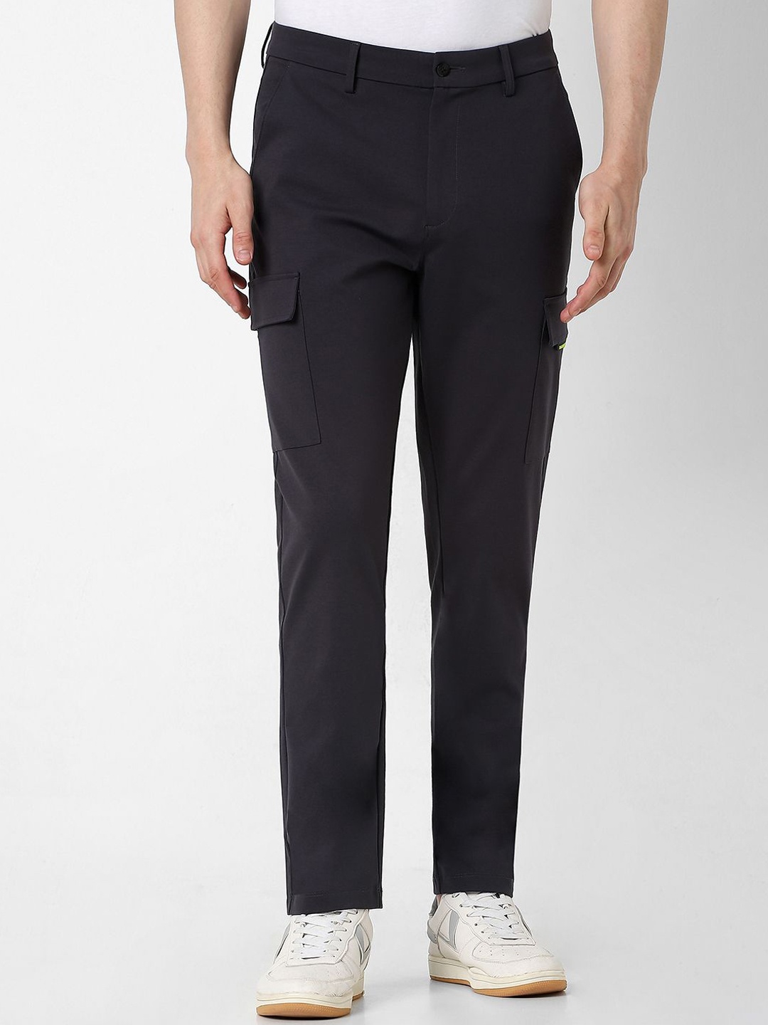 

Van Heusen Flex Men Slim Fit Cargos Trousers, Black
