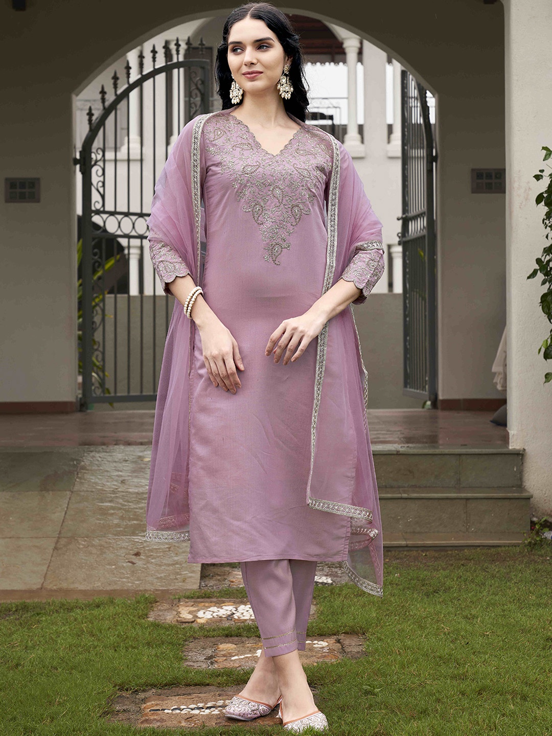 

Tikhi Imli Paisley Embroidered V-Neck Kurta with Trousers & Dupatta, Pink