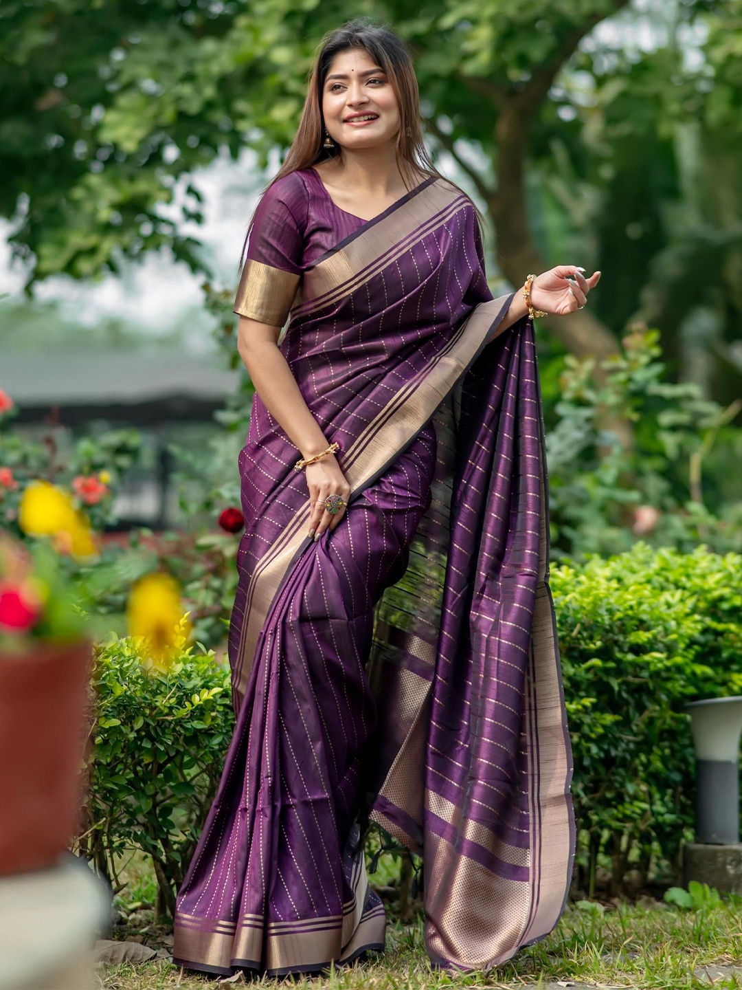 

LeeliPeeri Designer Checked Zari Silk Blend Banarasi Saree, Purple