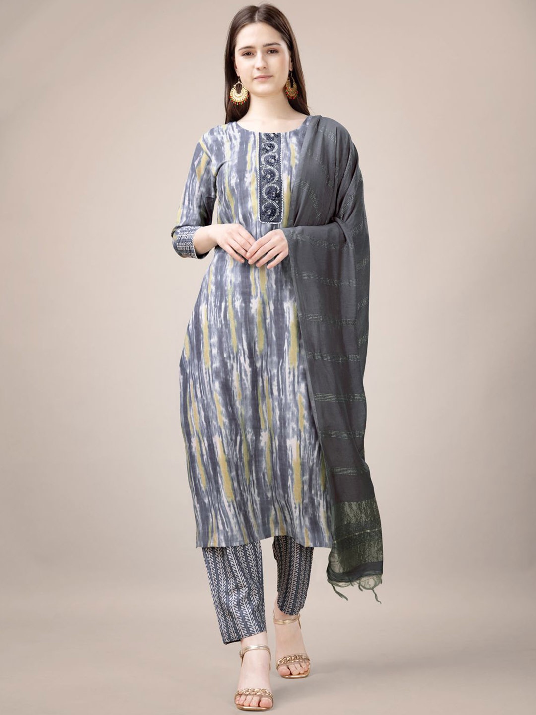 

WILNERCROWN Tie & Dye Thread Work Straight Kurta with Trousers & Dupatta, Grey