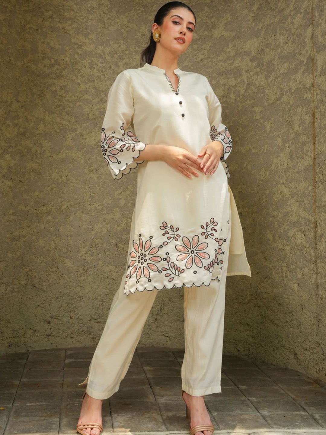 

FASHION DWAR Floral Embroidered Pure Cotton Tunic With Trouser, Off white