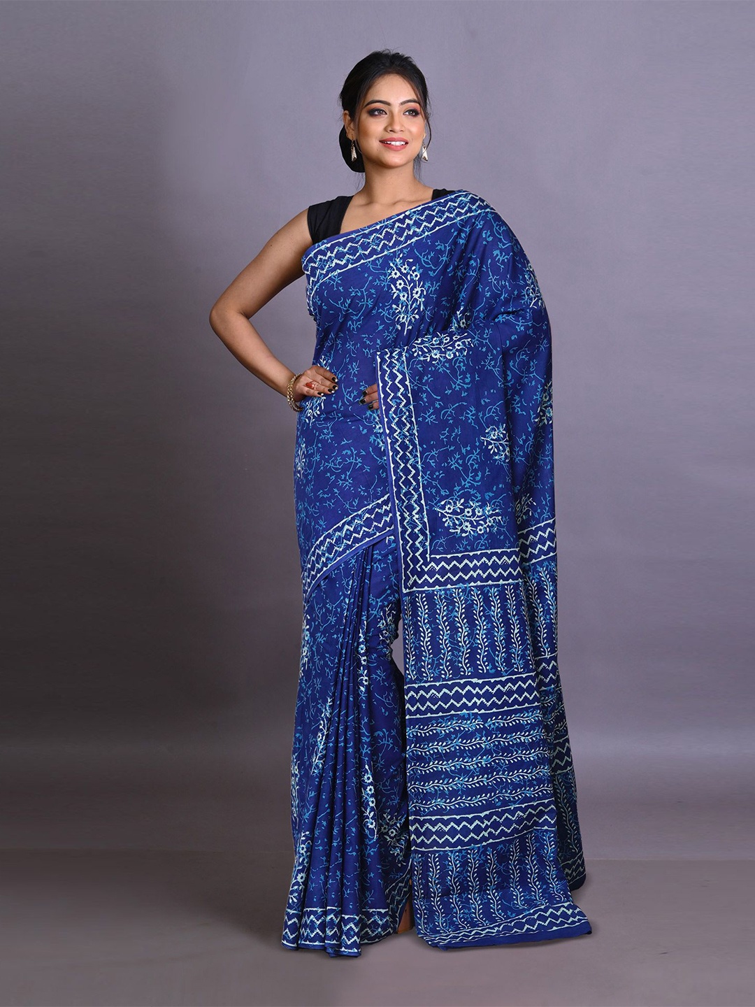

Unnati Silks Ethnic Motifs Pure Cotton Handloom Block Print Saree, Navy blue