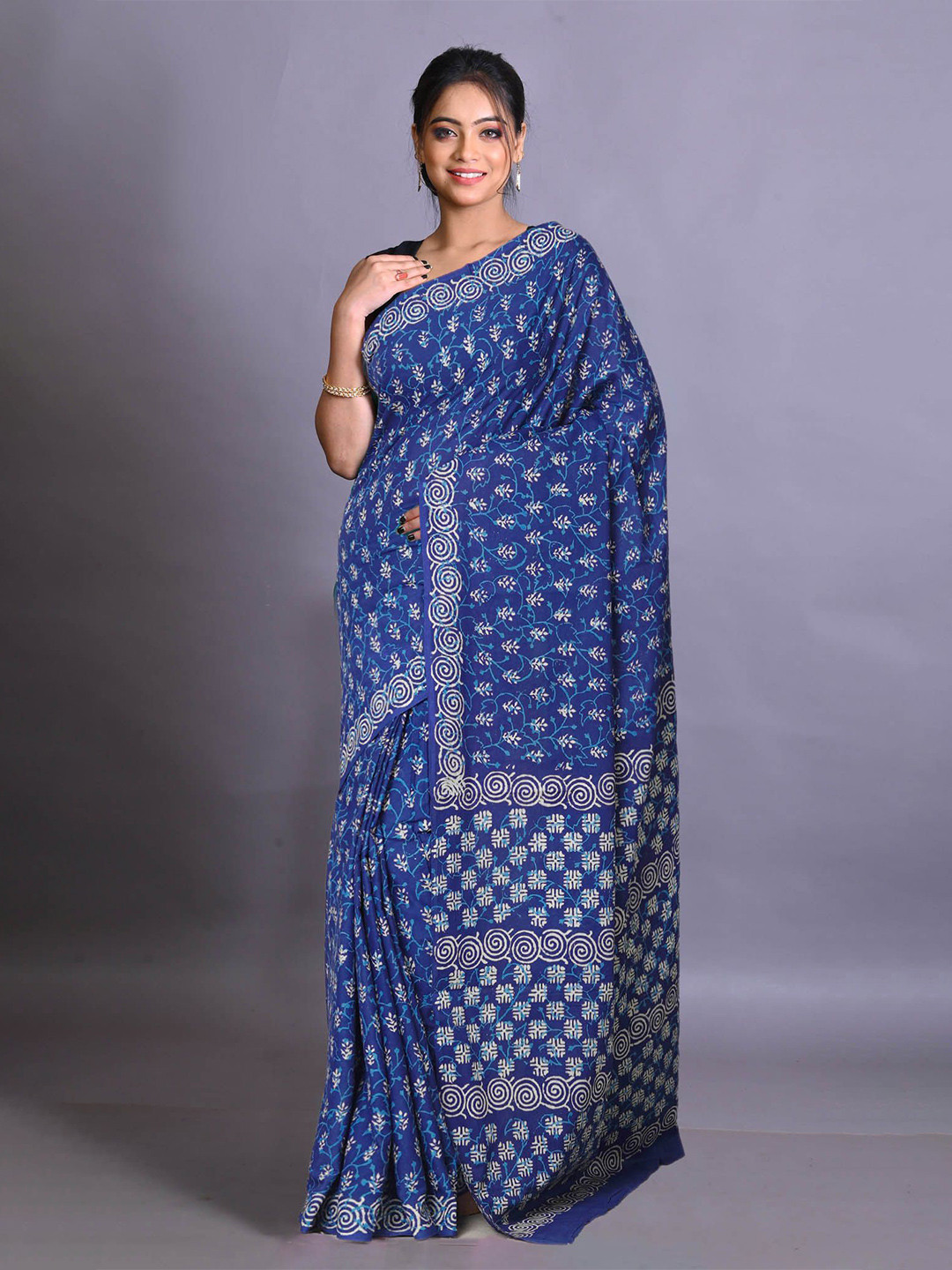 

Unnati Silks Ethnic Motifs Pure Cotton Handloom Block Print Saree, Navy blue