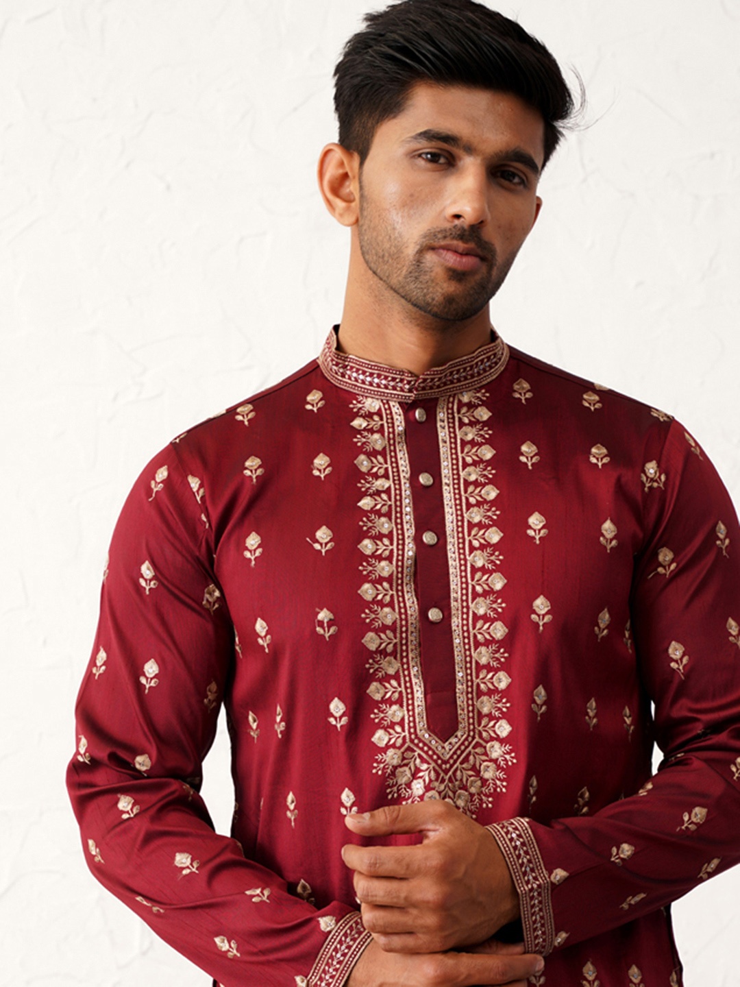 

Jompers Floral Embroidered Mandarin Collar Chikankari Cotton & Silk Straight Kurta, Maroon