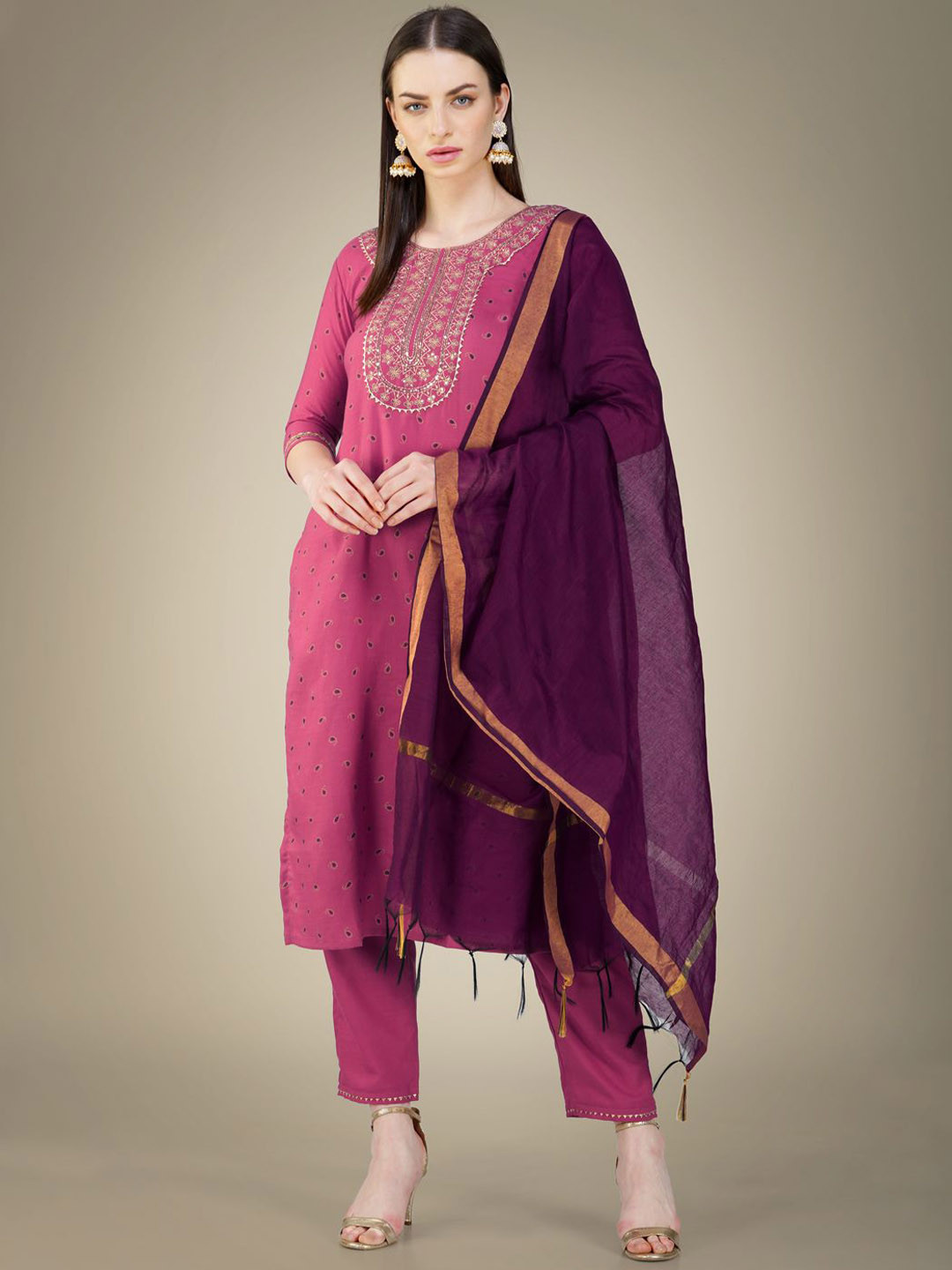 

WILNERCROWN Paisley Printed Regular Sequinned Kurta With Trousers & Dupatta, Purple
